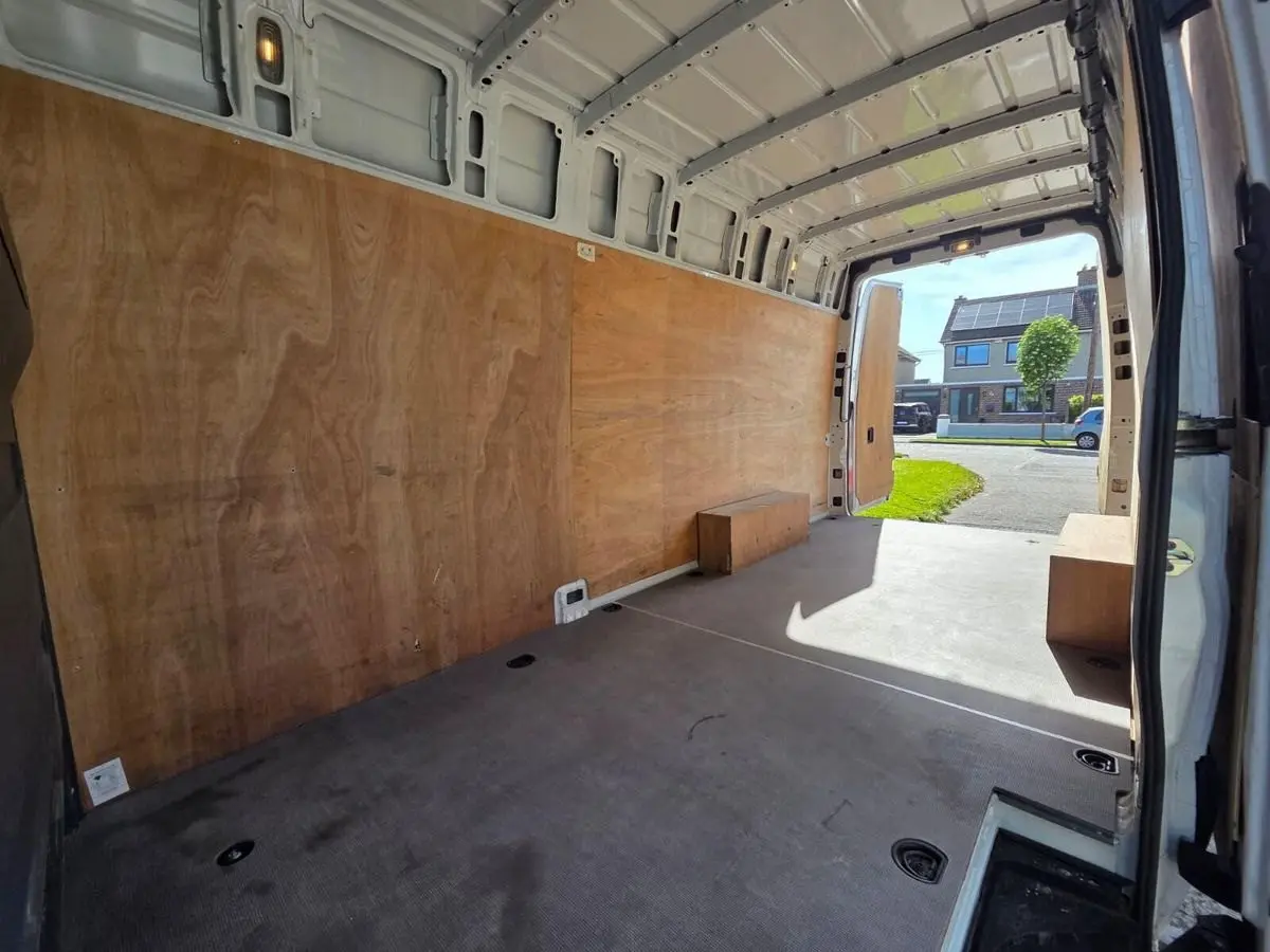 2023 Mercedes-Benz Sprinter, photo 3