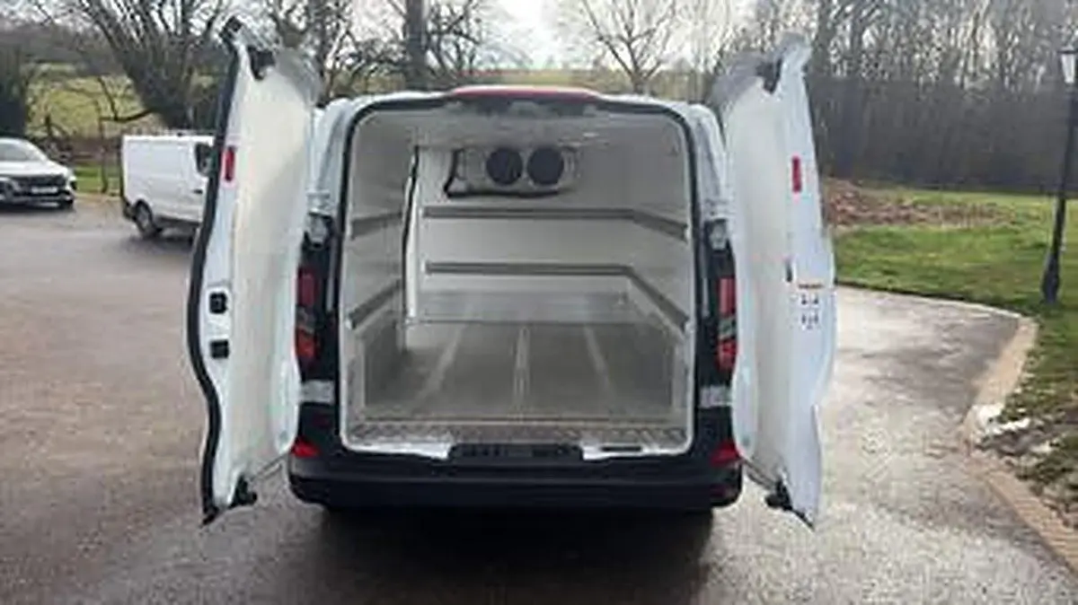 2024 Ford Transit Custom, photo 2