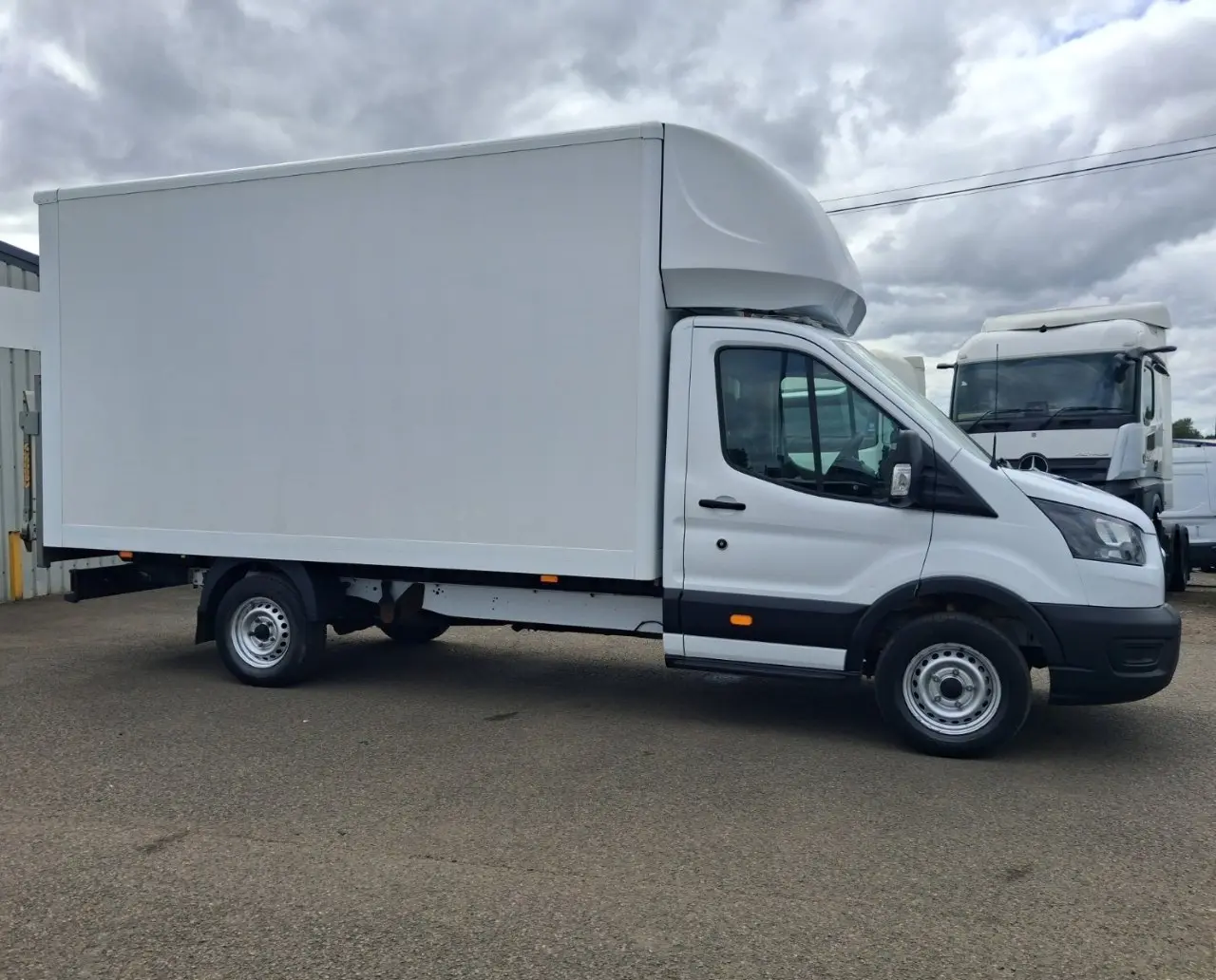 2020 Ford Transit, photo 2