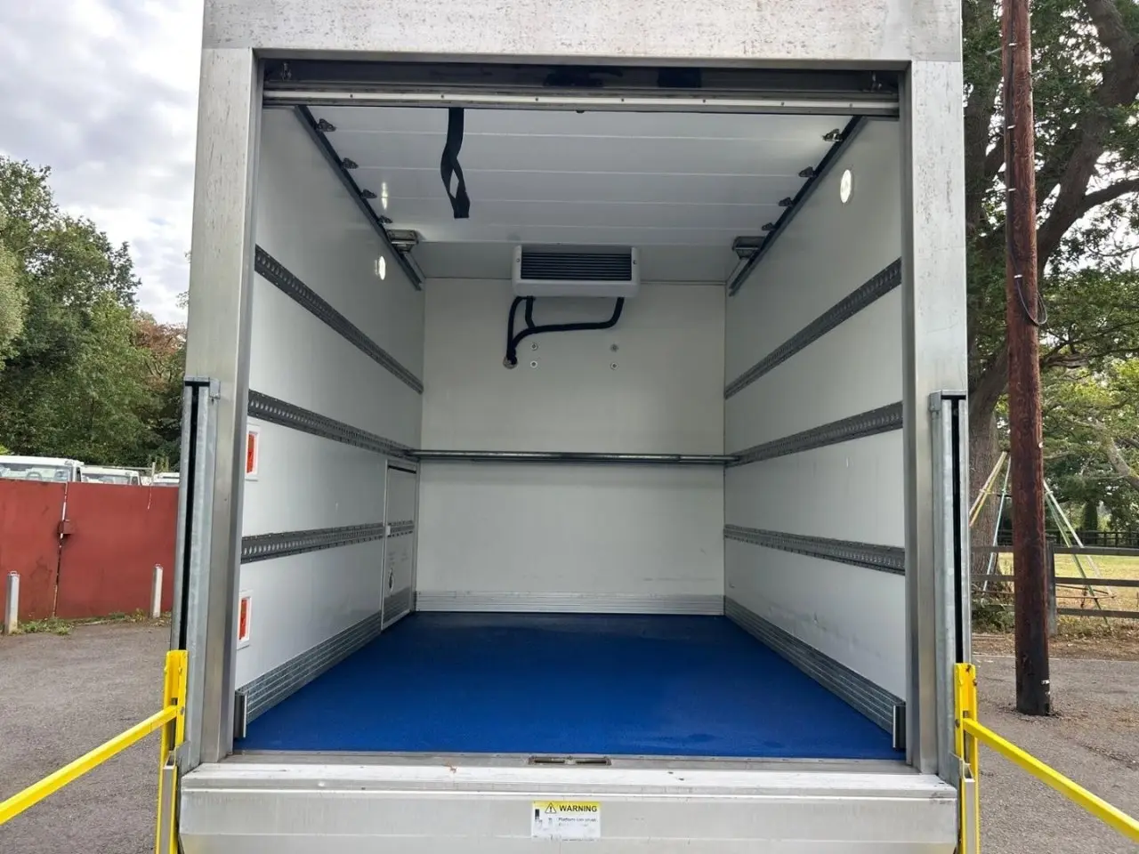 2020 Mercedes-Benz Sprinter, photo 2