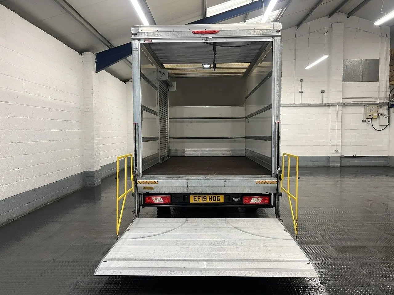 2019 Ford Transit, photo 2