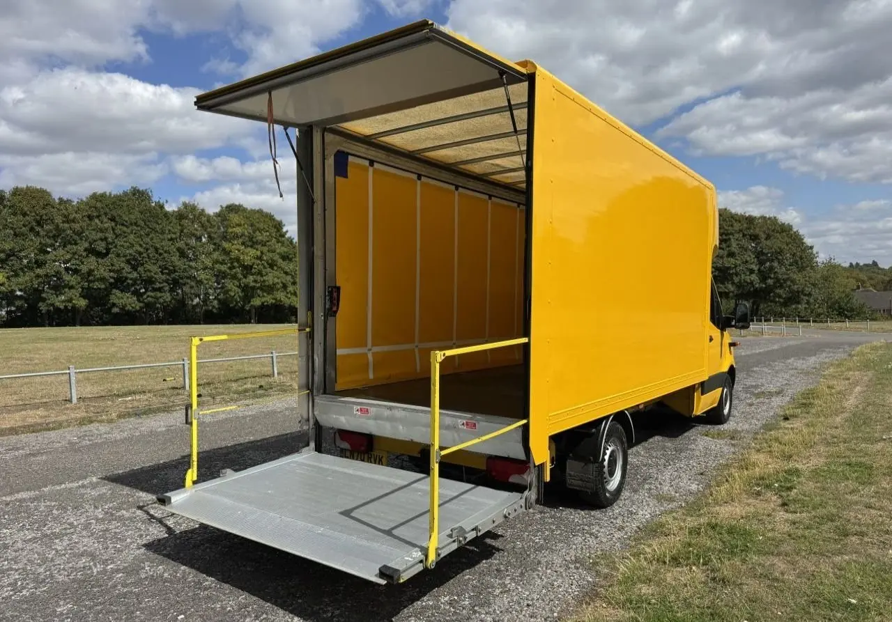 2020 Mercedes-Benz Sprinter, photo 3