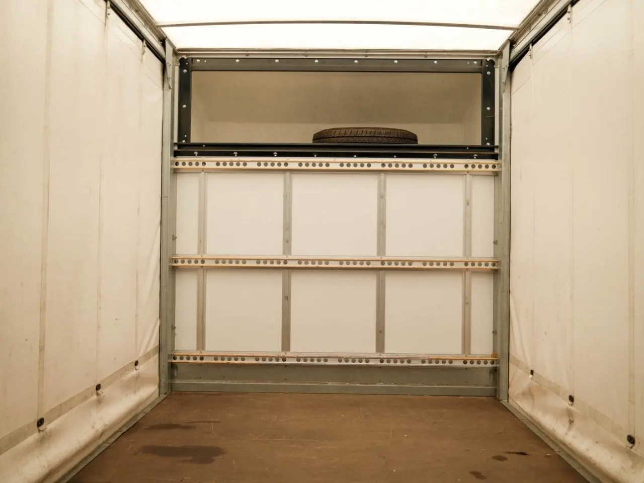 2023 Volkswagen Crafter, photo 2