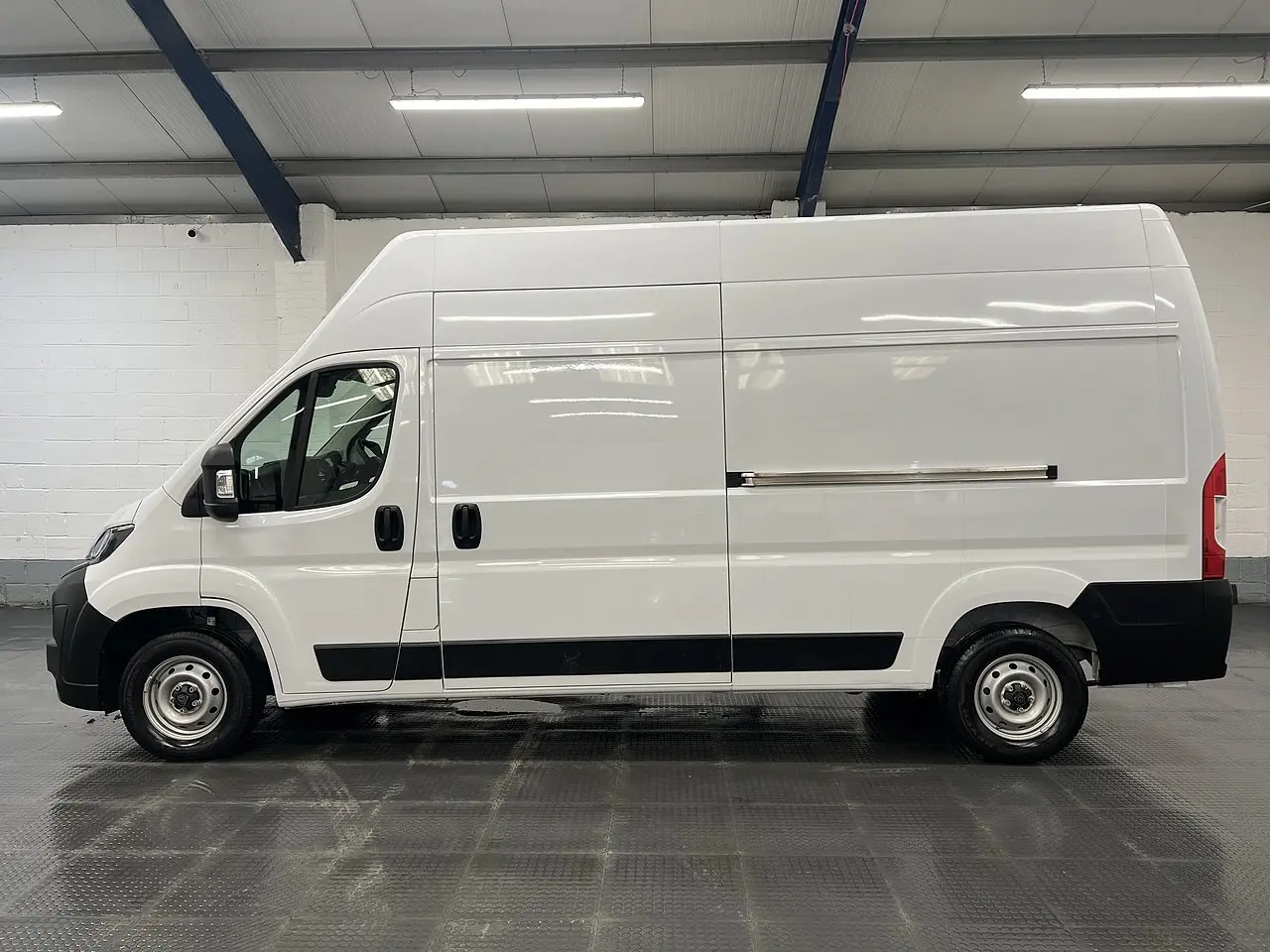 2025 Peugeot Boxer