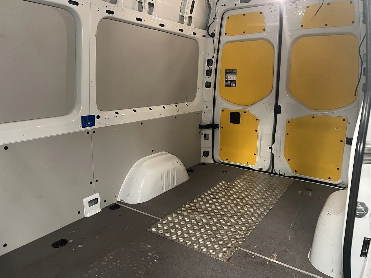 2024 Mercedes-Benz Sprinter, photo 2