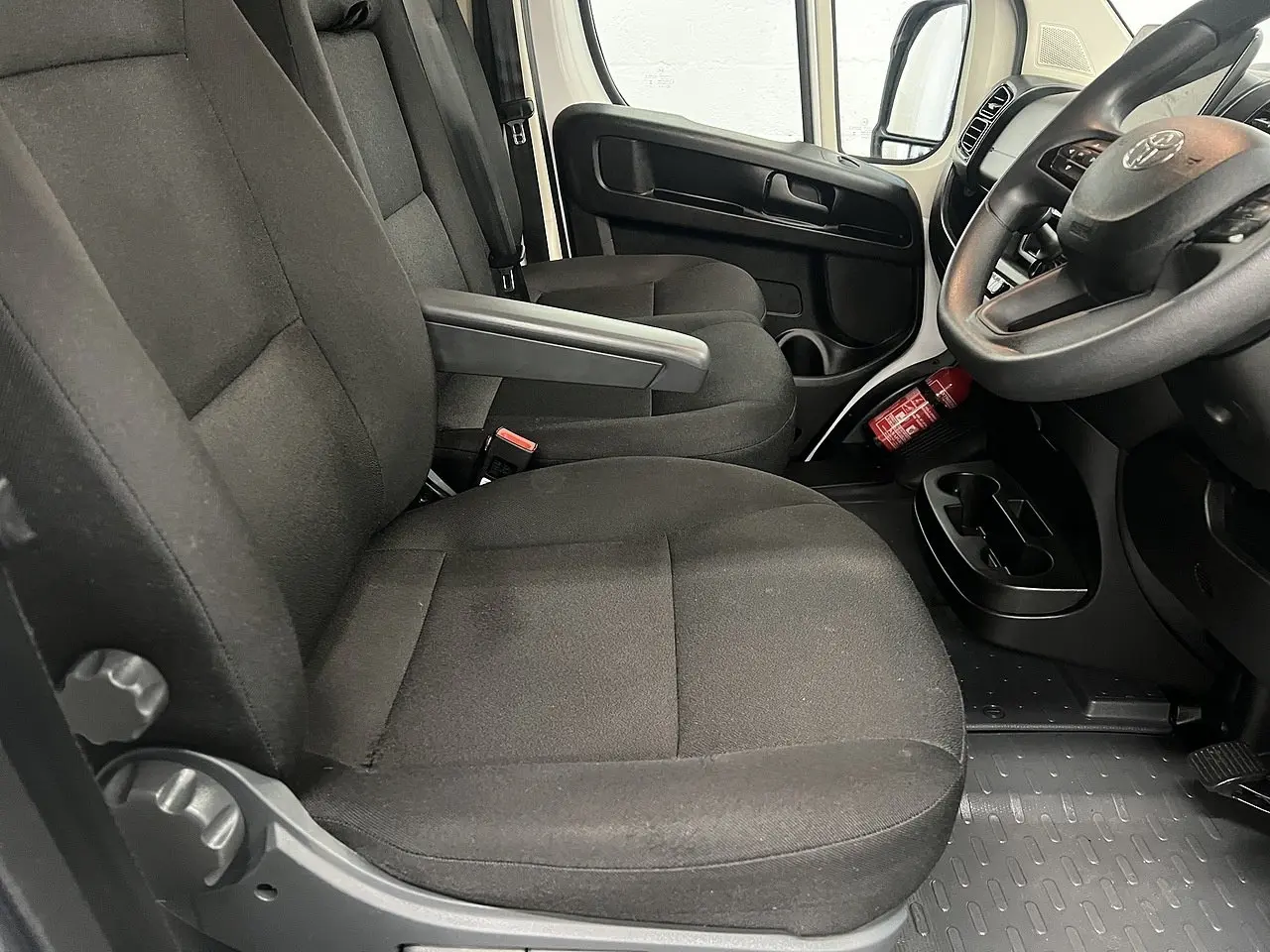 2025 Toyota Proace Max, photo 6