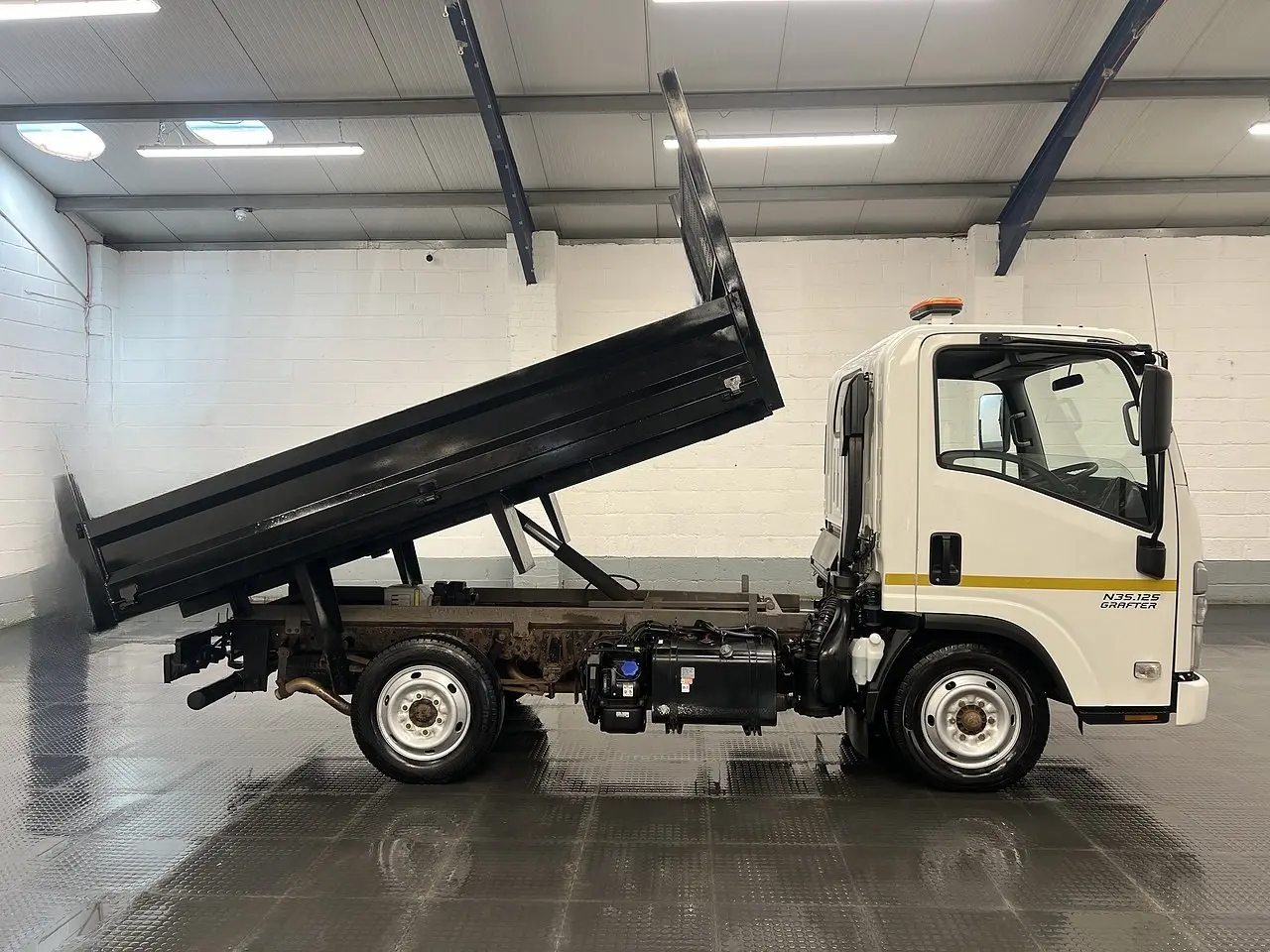 2023 Isuzu Grafter, photo 2