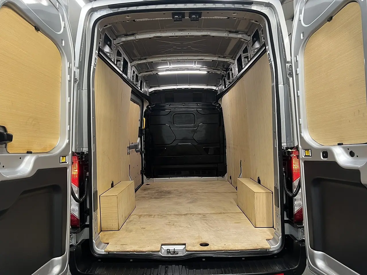 2025 Ford Transit, photo 3