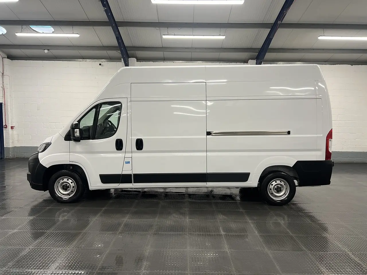 2025 Peugeot Boxer
