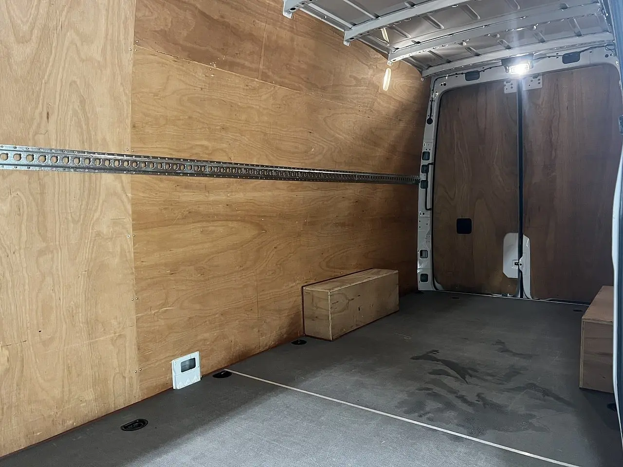 2023 Mercedes-Benz Sprinter, photo 2