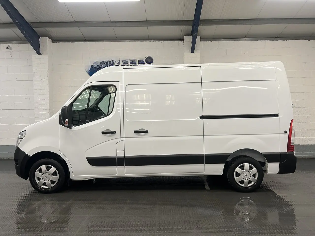 2023 Nissan Interstar