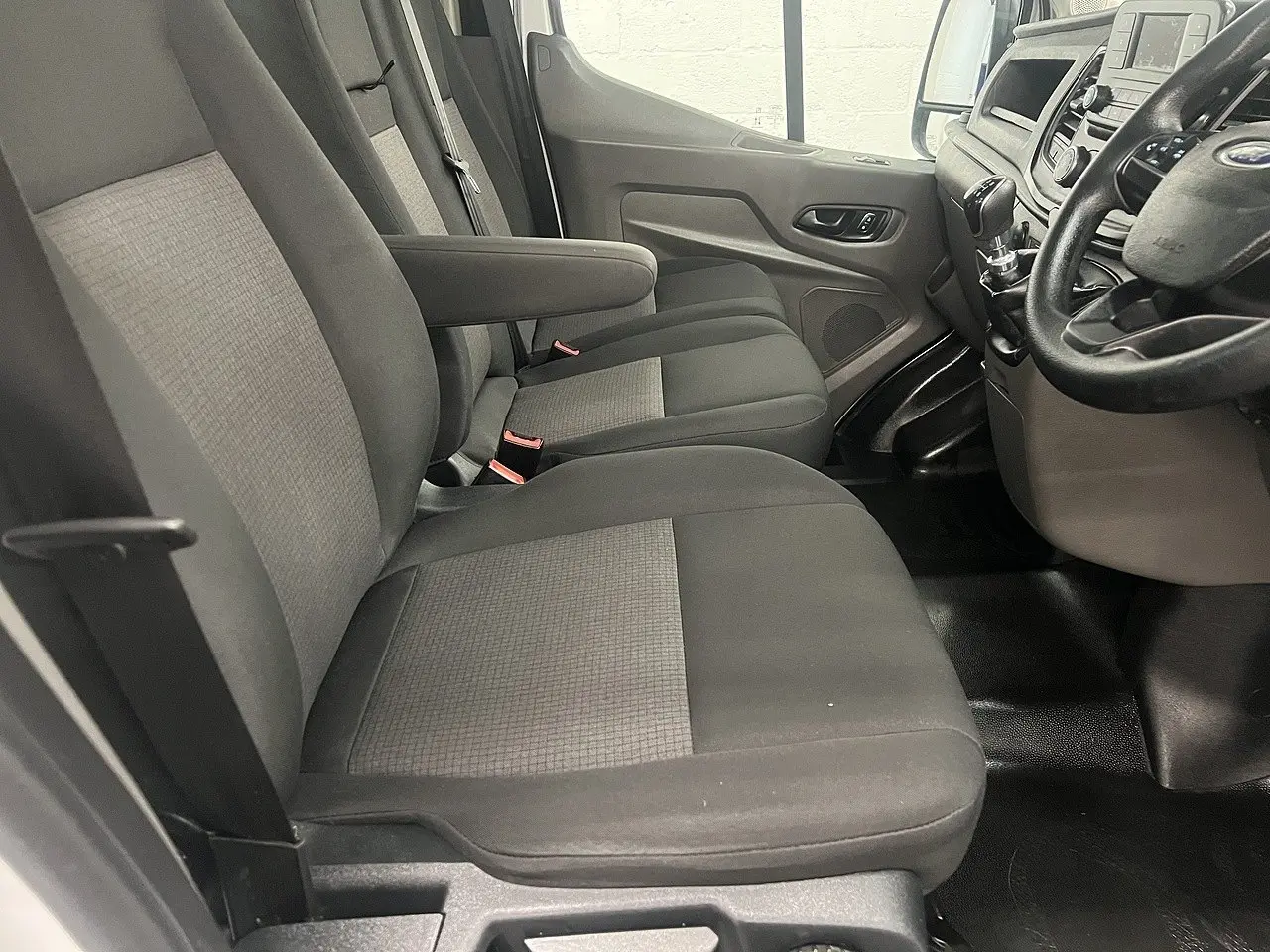 2022 Ford Transit, photo 2