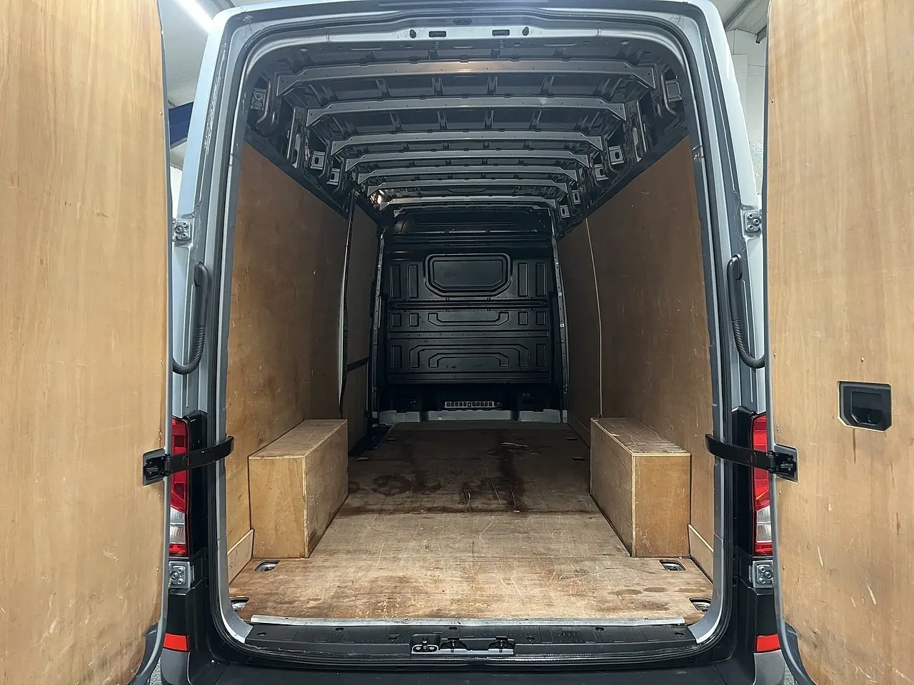 2025 Volkswagen Crafter, photo 3