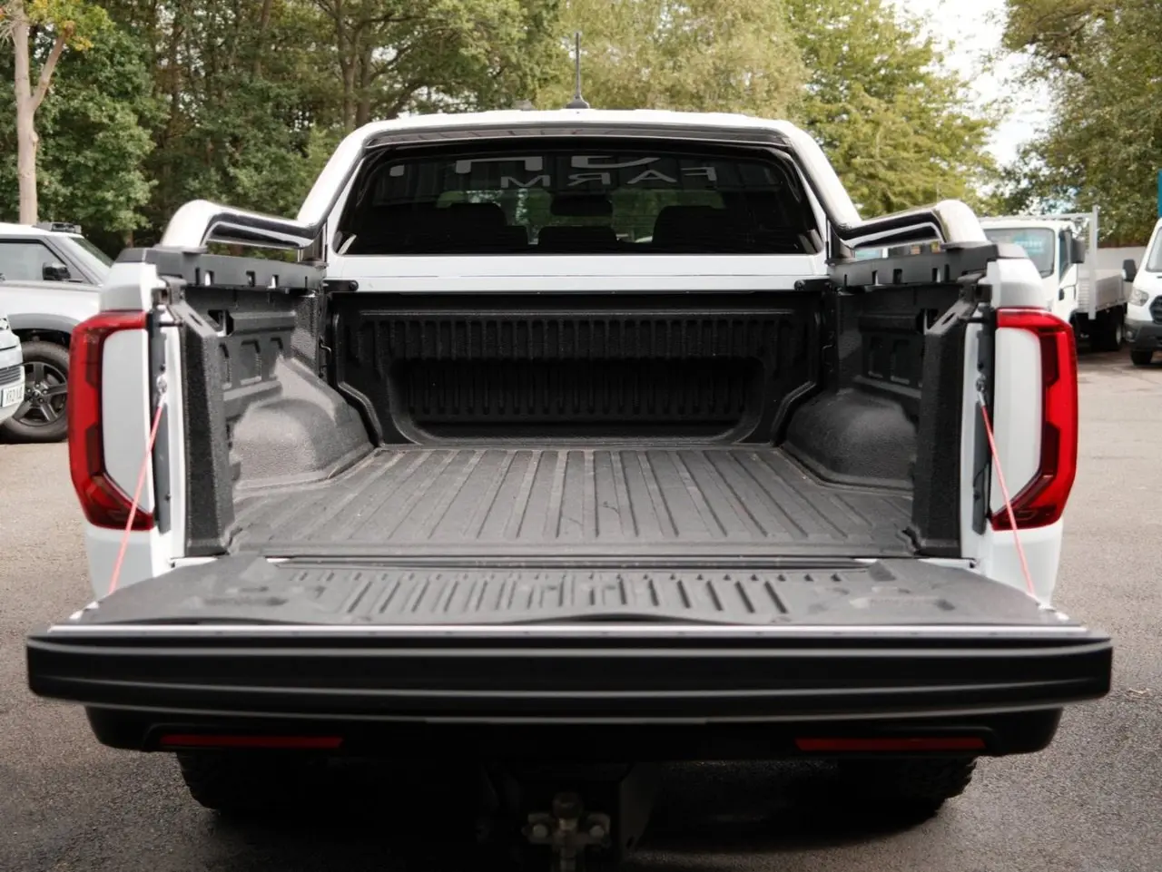 2024 Volkswagen Amarok, photo 2