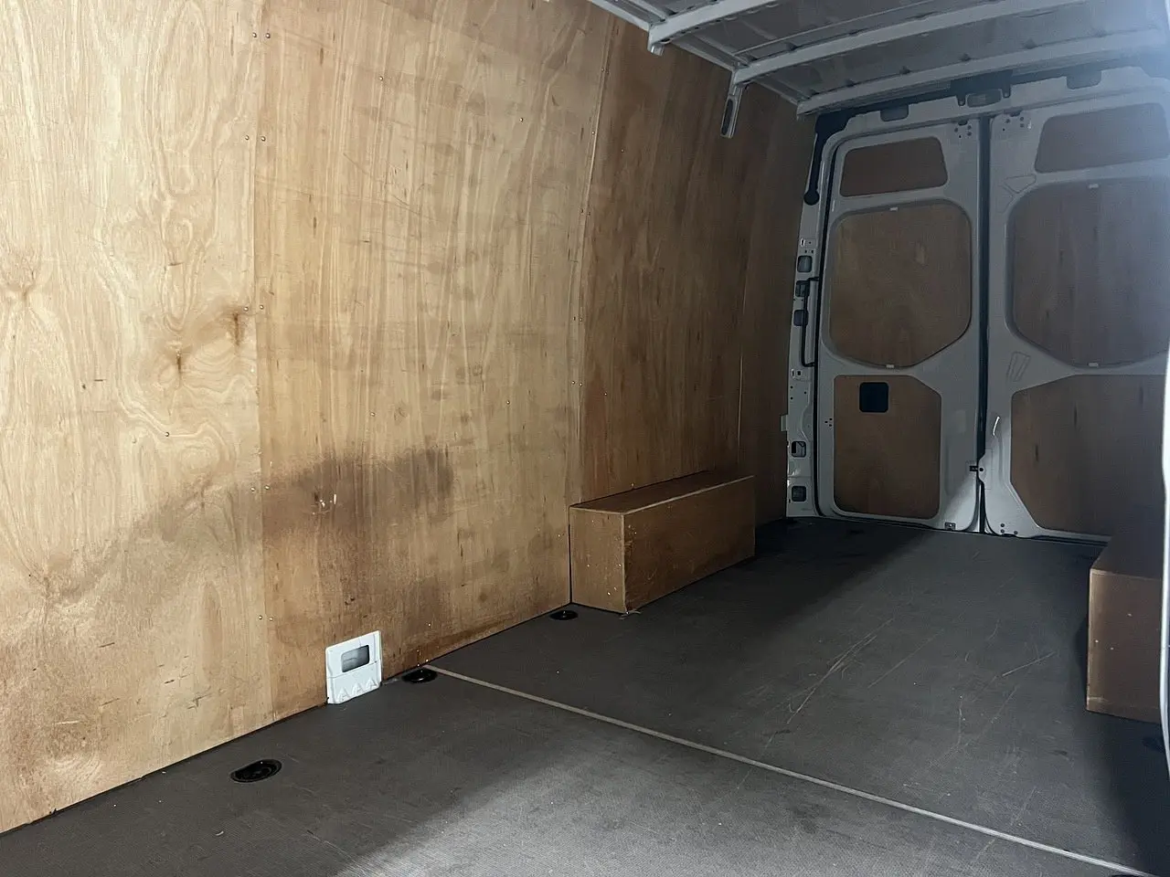 2025 Mercedes-Benz Sprinter, photo 2