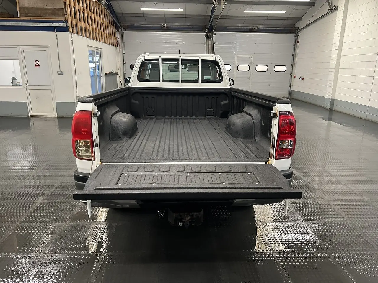 2020 Toyota Hilux, photo 2