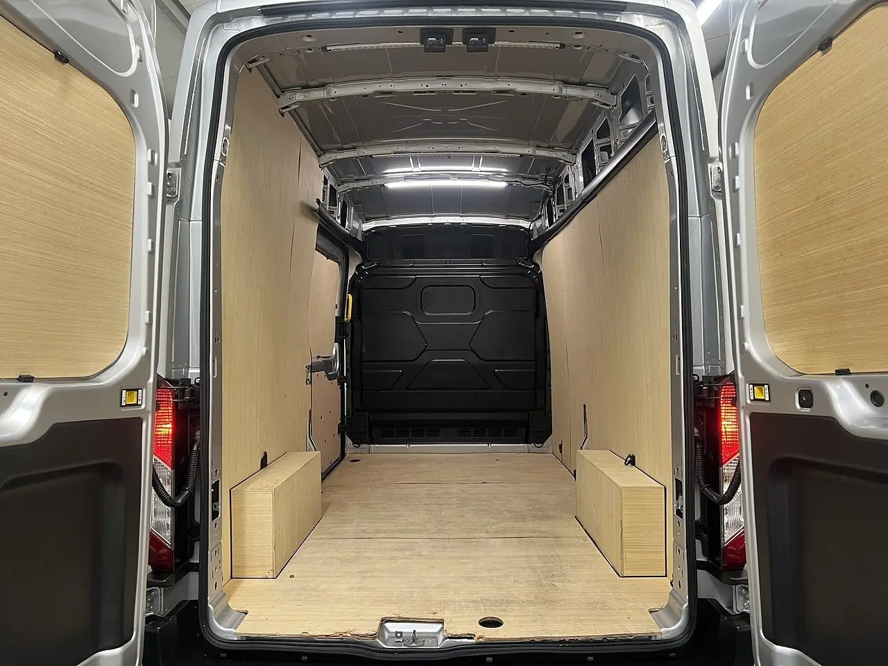2025 Ford Transit, photo 3