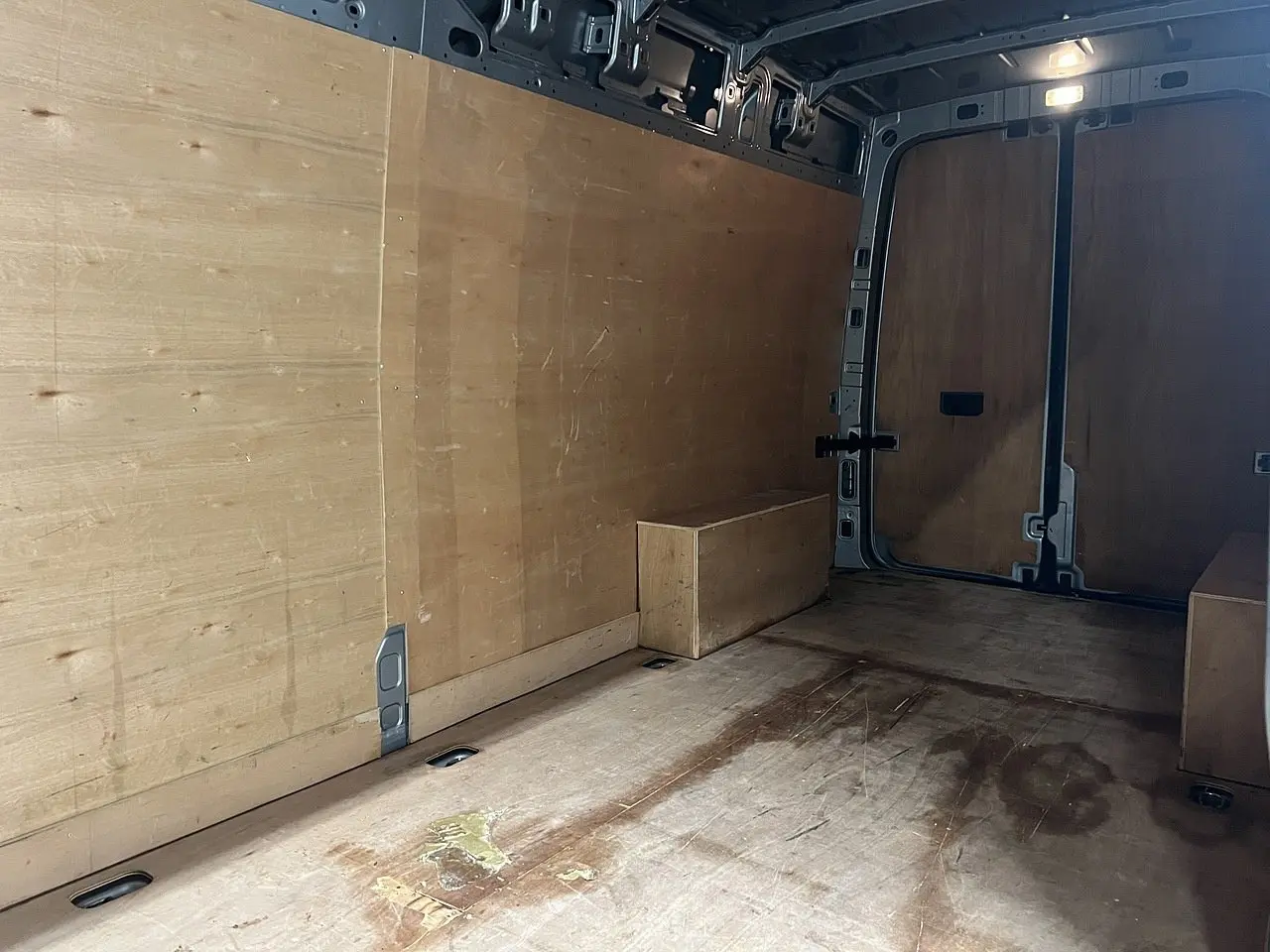 2025 Volkswagen Crafter, photo 2
