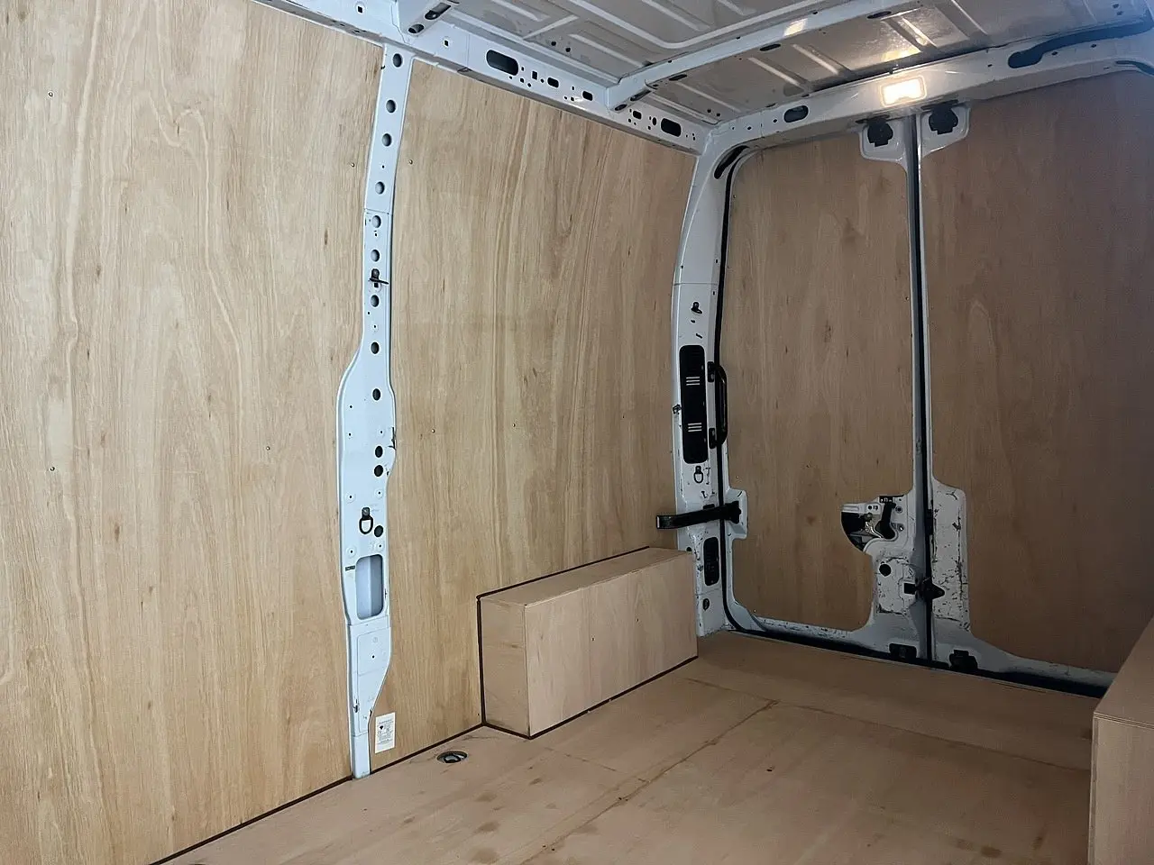 2023 Nissan Interstar, photo 2