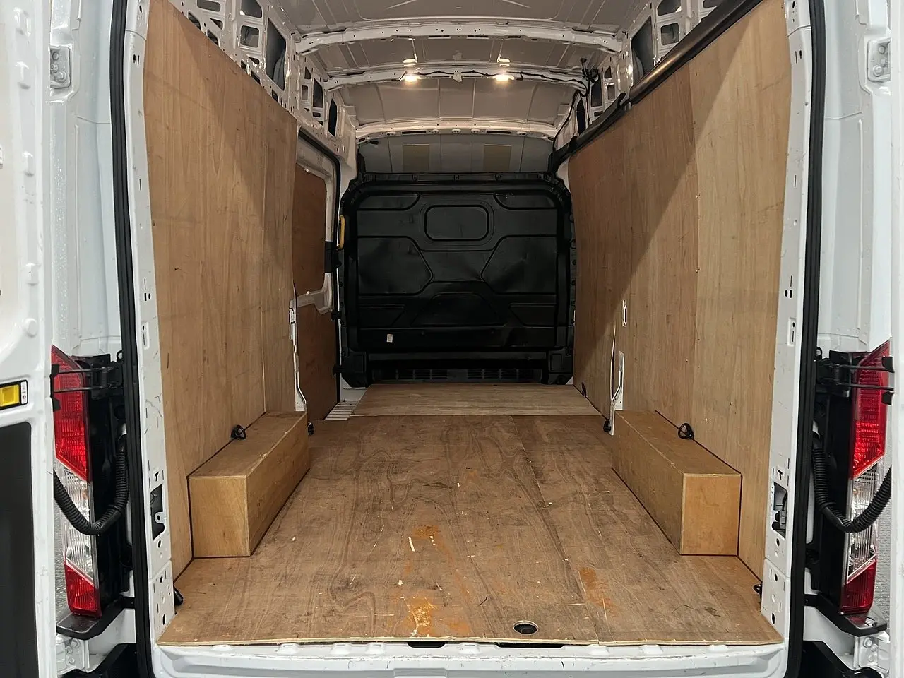 2025 Ford Transit, photo 2