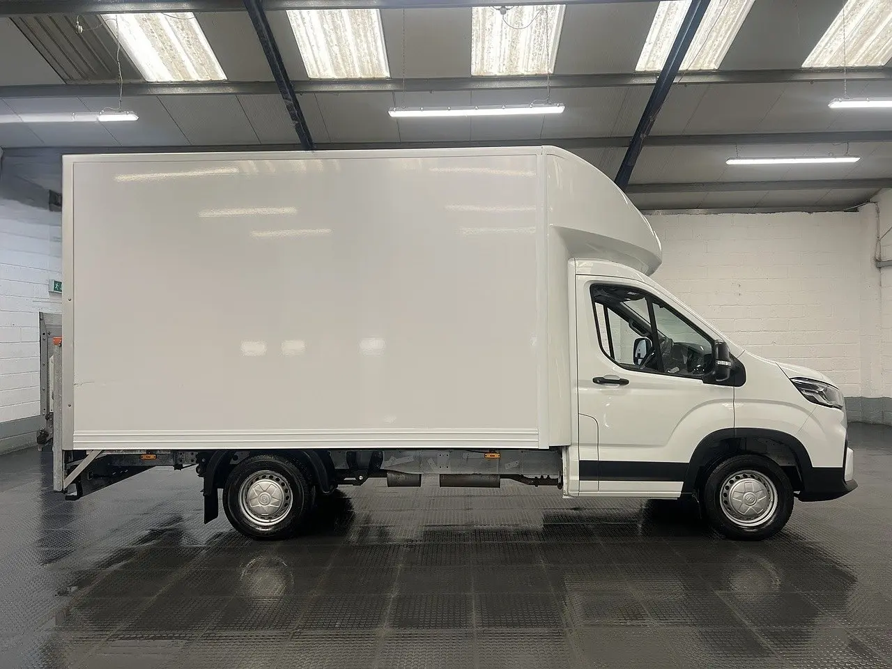 2023 Maxus Deliver 9