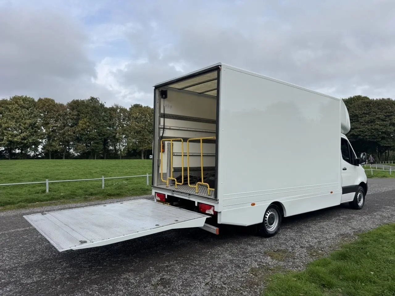 2023 Mercedes-Benz Sprinter, photo 2