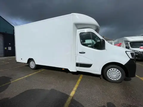 2024 Renault Master