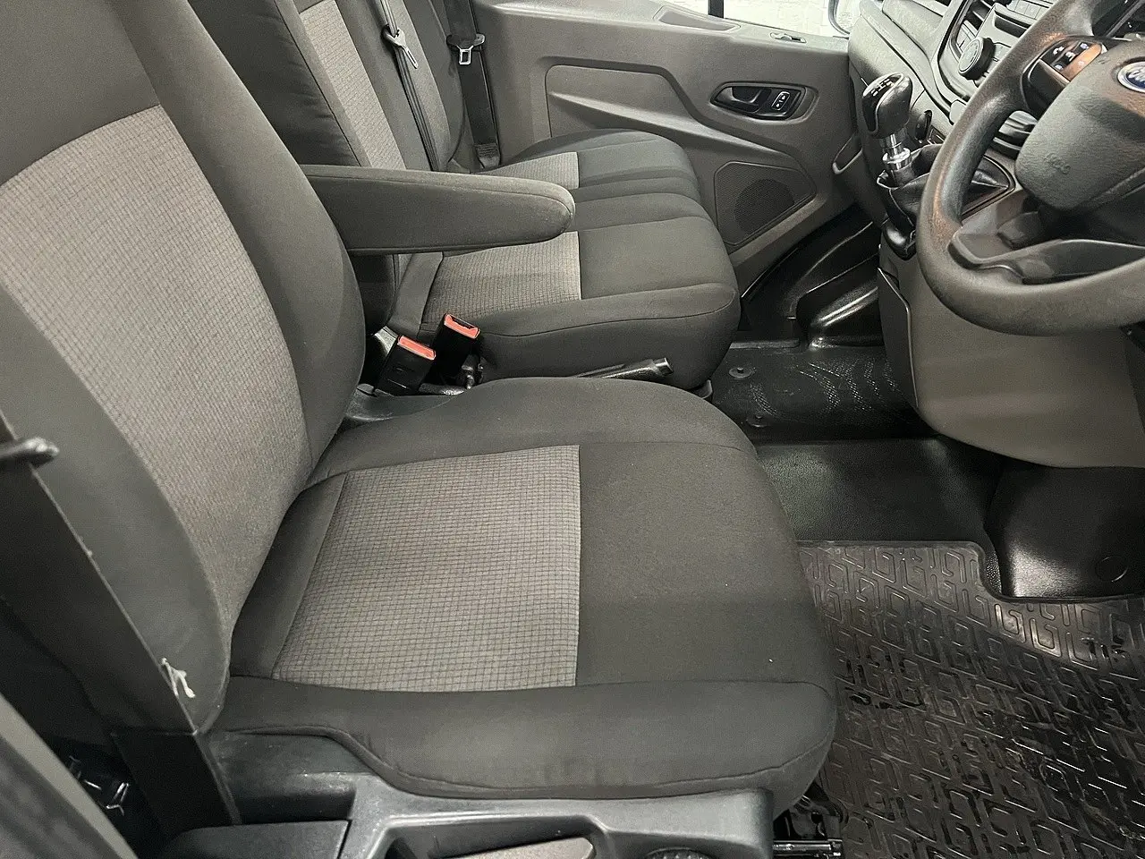 2022 Ford Transit, photo 9