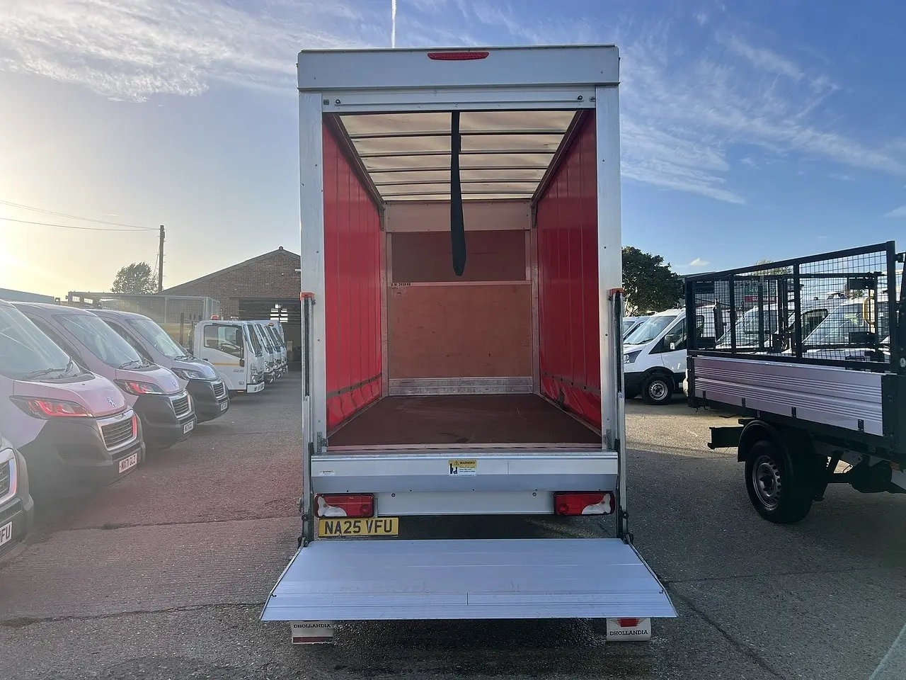 2025 Mercedes-Benz Sprinter, photo 2