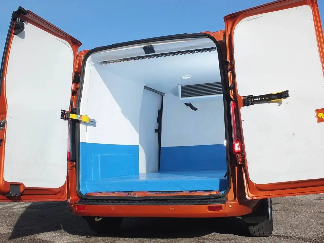 2022 Ford Transit Custom, photo 2