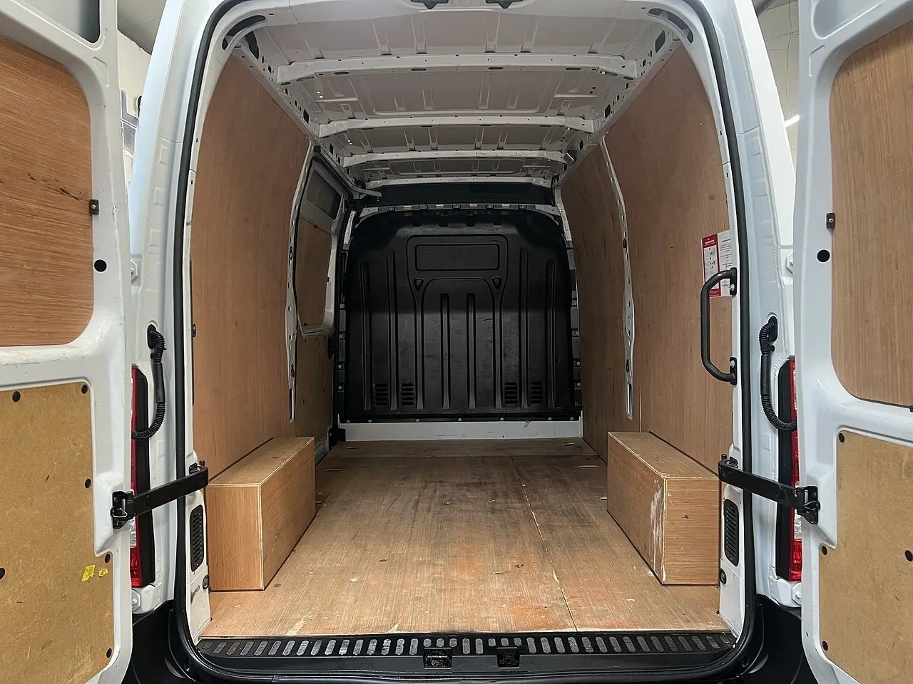 2023 Nissan Interstar, photo 3