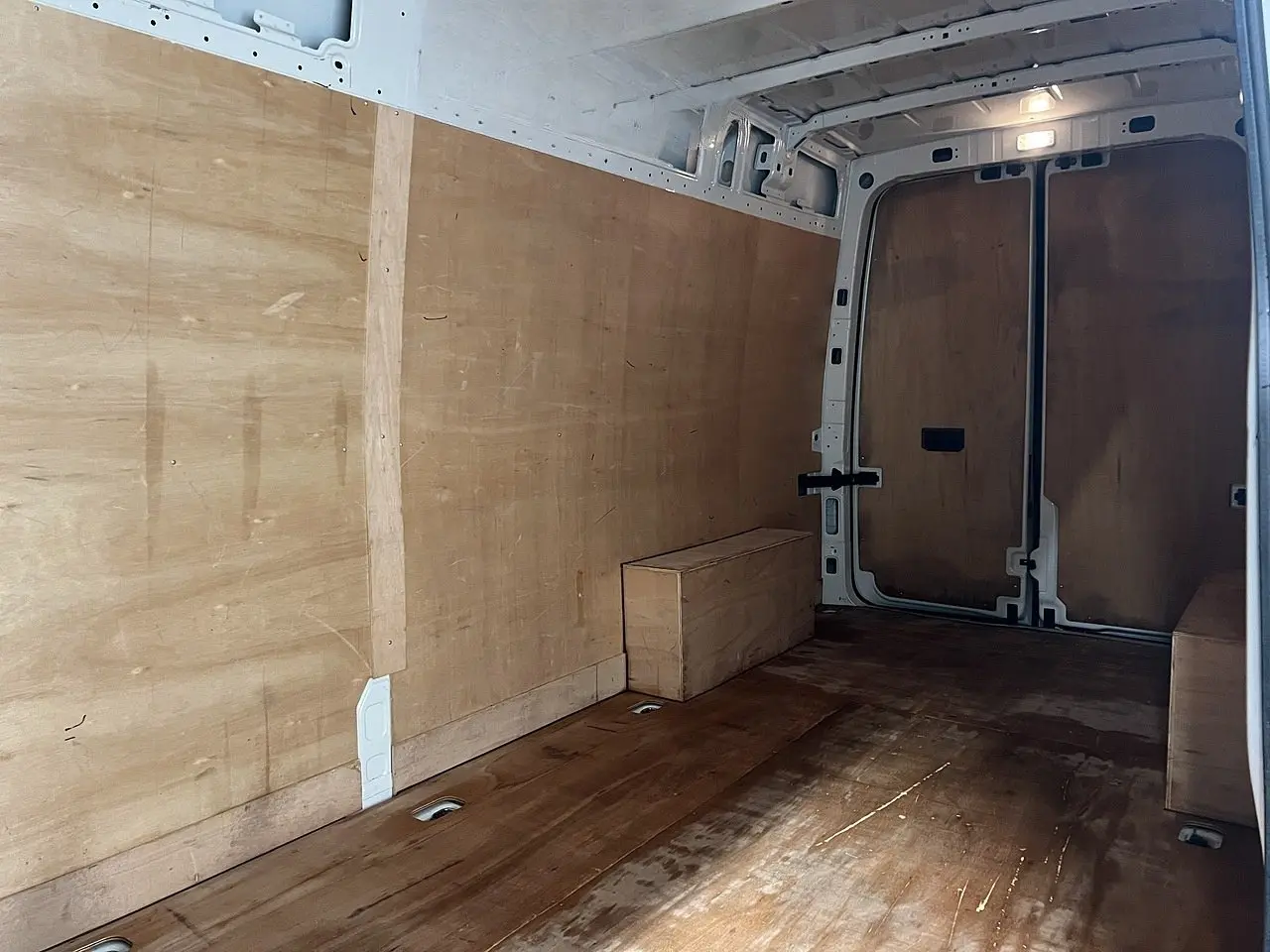 2025 Volkswagen Crafter, photo 2