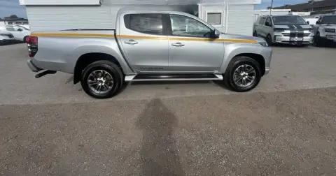 2020 Mitsubishi L200