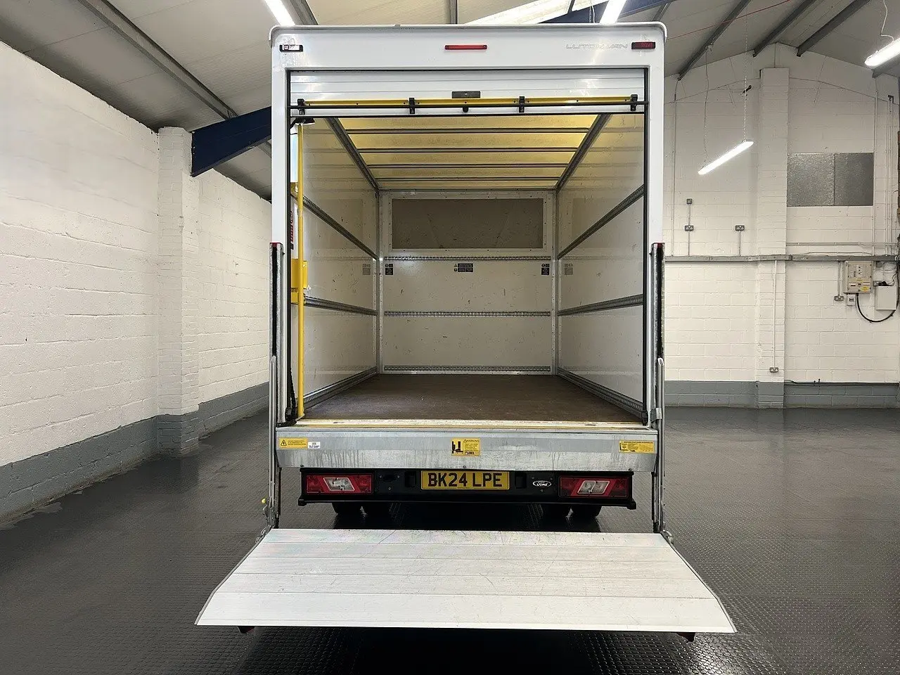 2024 Ford Transit, photo 2