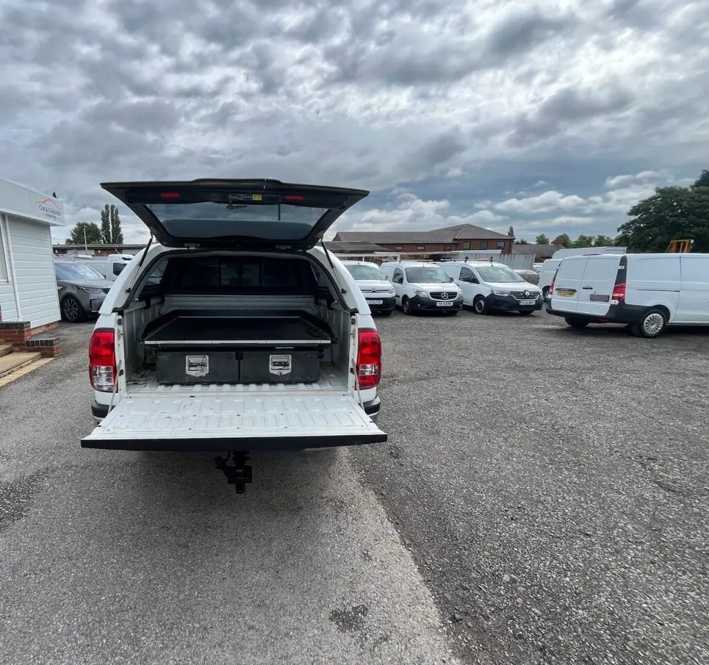 2021 Toyota Hilux, photo 3