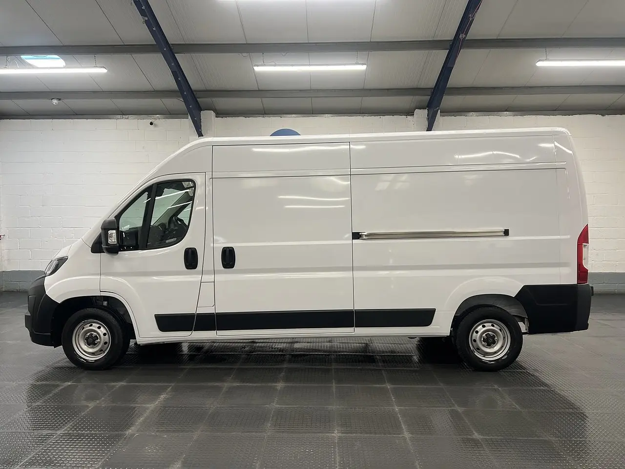 2025 Peugeot Boxer