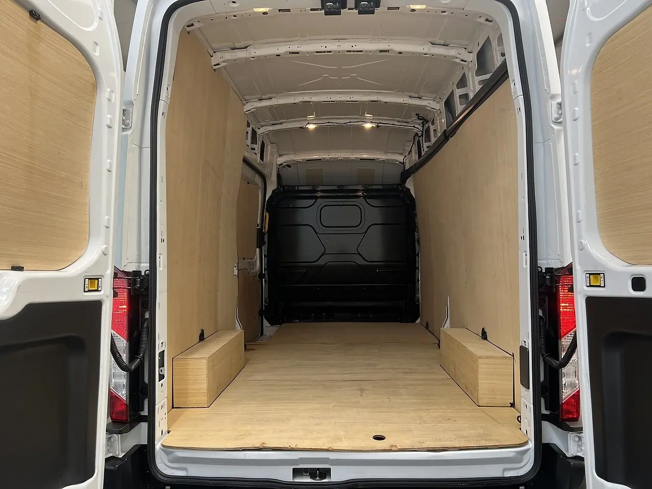 2025 Ford Transit, photo 3