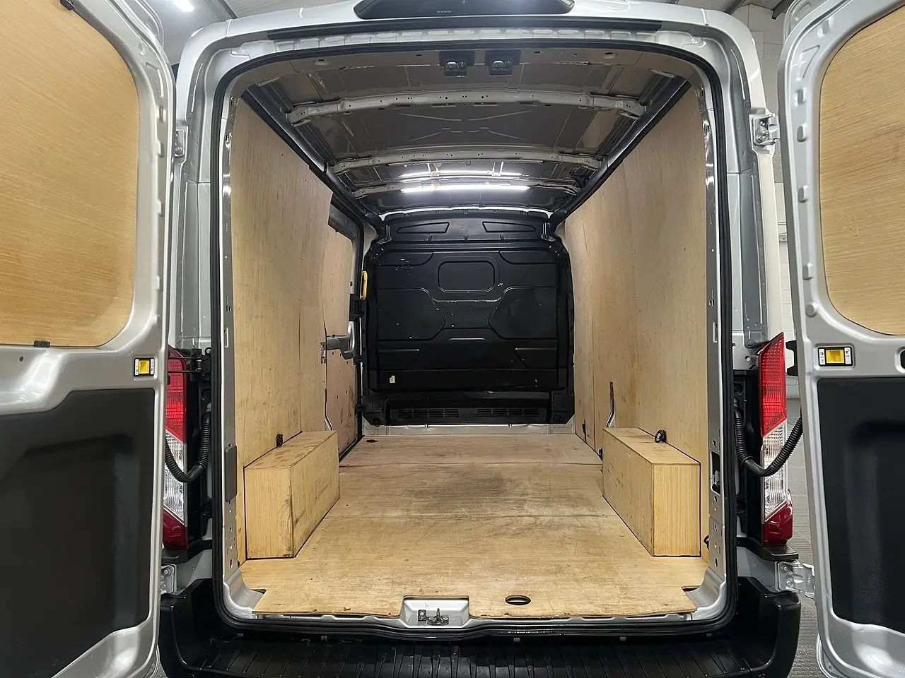 2025 Ford Transit, photo 3