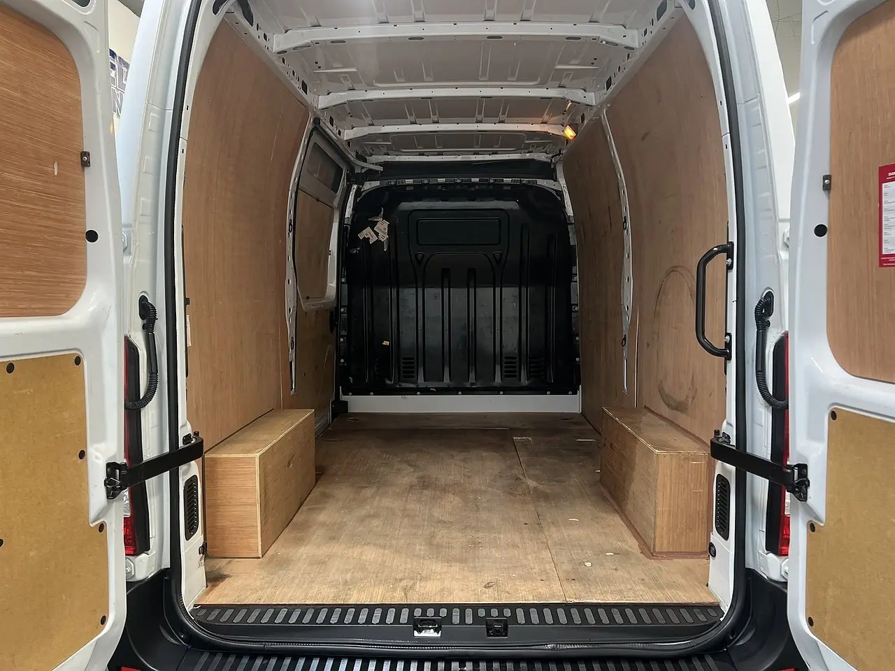 2023 Nissan Interstar, photo 3