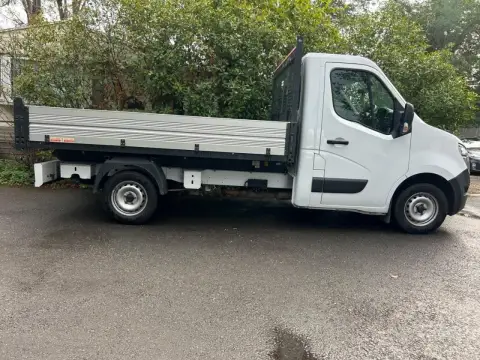 2023 Nissan Interstar