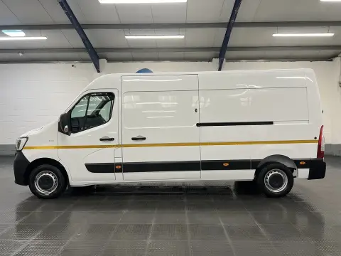 2023 Renault Master