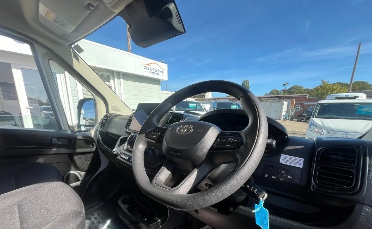 2025 Toyota Proace Max, photo 5