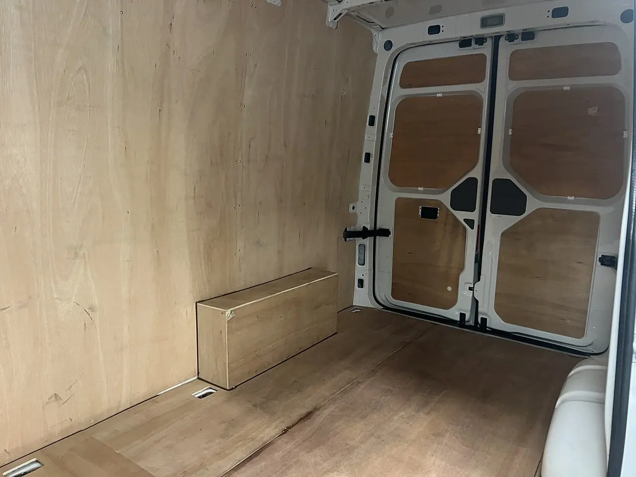 2025 Volkswagen Crafter, photo 2