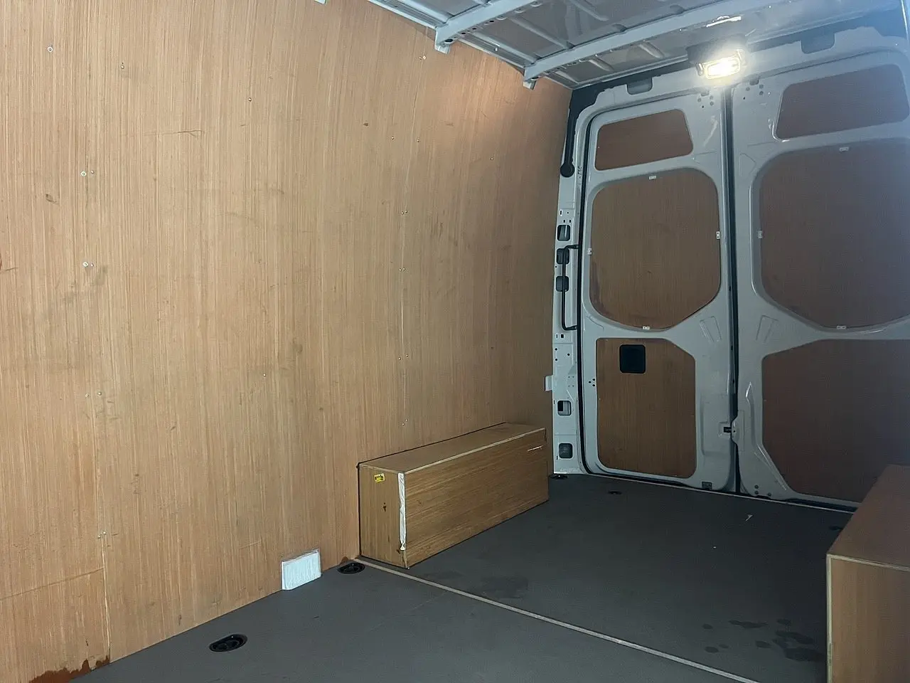 2024 Mercedes-Benz Sprinter, photo 2