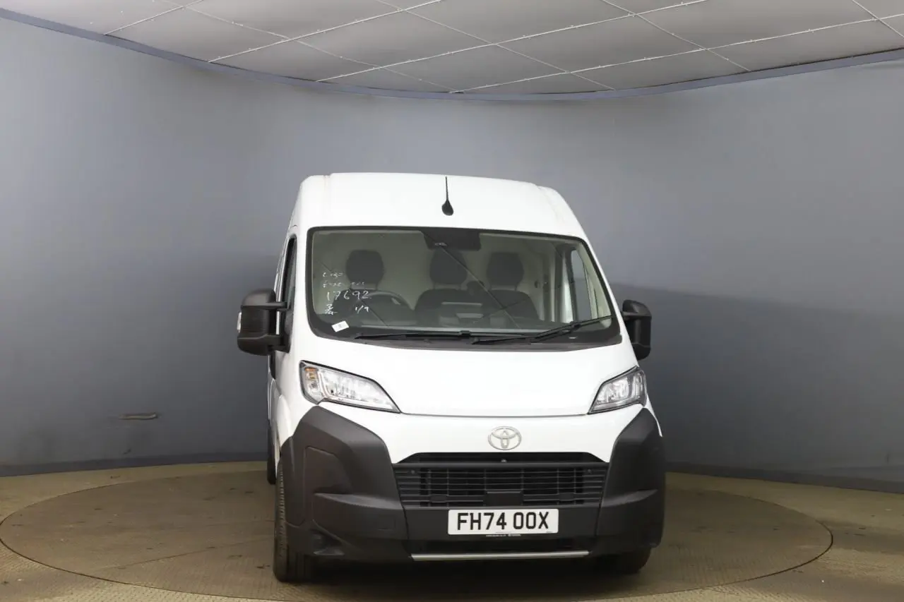 2025 Toyota Proace Max, photo 7