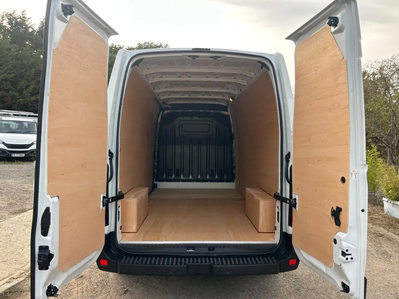 2024 Nissan Interstar, photo 2