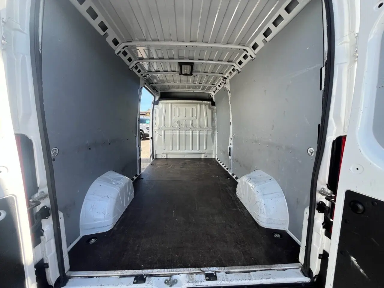 2025 Toyota Proace Max, photo 2