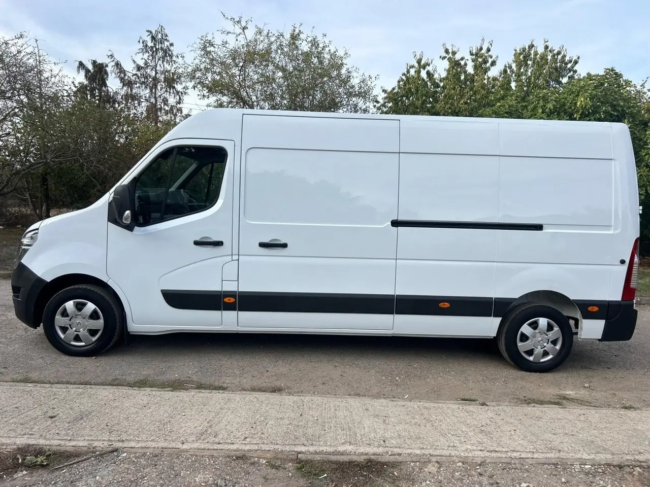 2024 Nissan Interstar