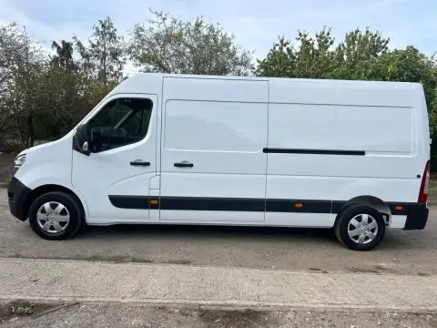 2024 Nissan Interstar