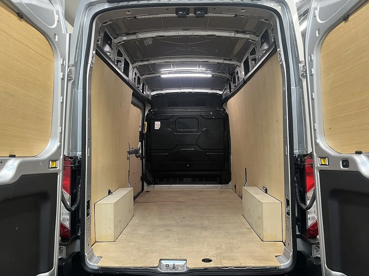 2025 Ford Transit, photo 3